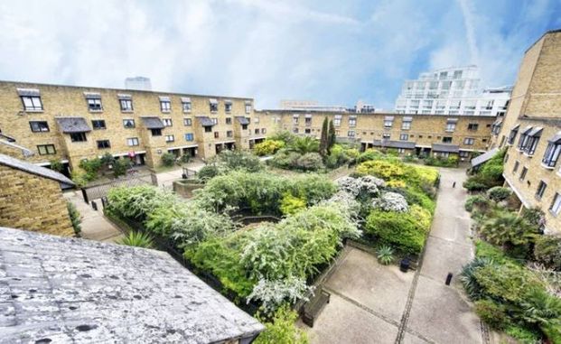 Chesterton Square - Photo 1