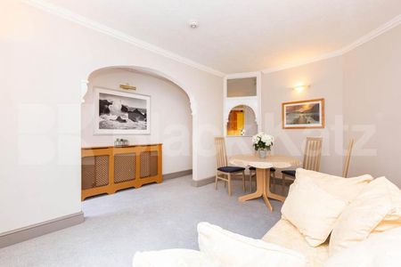 Located in Bloomsbury and only minutes to Kings Cross Station - Photo 2