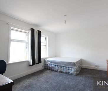 2 bedroom flat to rent - Photo 6