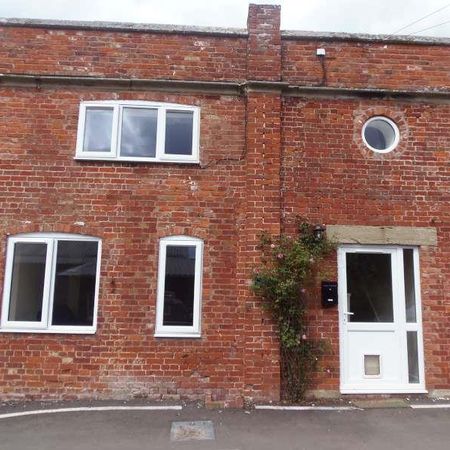 2 bedroom terraced house to rent - Photo 4
