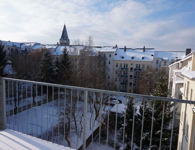 Wohnen im DG - Balkon - Stellplatz möglich!! - Foto 1