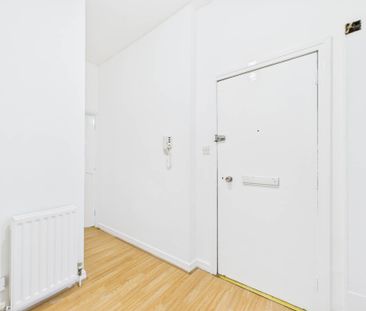 Price £995 pcm - Available Now - Unfurnished - Photo 1