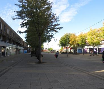 Peterborough PE2 - Photo 2