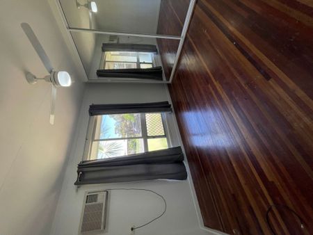 3 Bedroom House Neat & Tidy with Outdoor Area Undercover - Photo 5