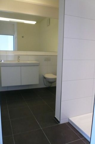 Wohnen mitten im Geschehen - Photo 3