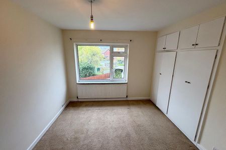 3 bedroom semi-detached house to rent - Photo 5