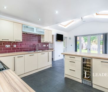 4 bedroom house to rent Hurstville Drive, Waterlooville, Hampshire,... - Photo 6