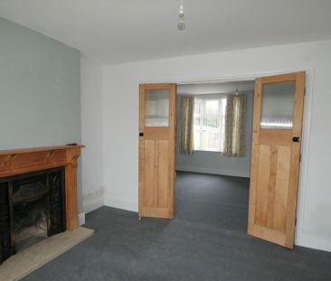 2 bedroom semi-detached house to rent - Photo 5