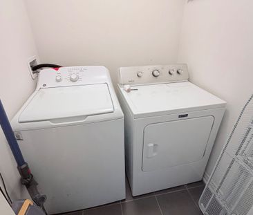 For Lease - 7 Webb Street, Bradford West Gwillimbury, Ontario - Photo 1