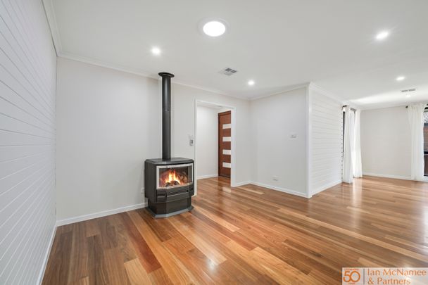7 Hayley Crescent, Queanbeyan NSW 2620 - House For Rent | Domain - Photo 1