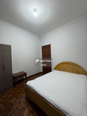 JALAN SONG DOUBLE STOREY HOUSE - Photo 1