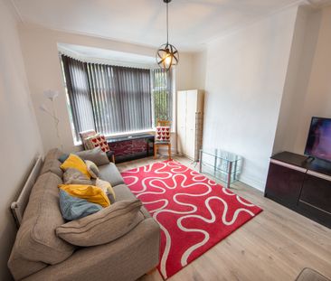 4 Bed Terraced House, Kinross Road, M14 - Photo 2