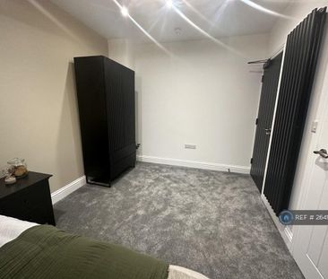 1 bedroom in a house share to rent - Photo 5