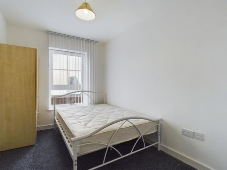 2 bedroom flat to rent - Photo 3