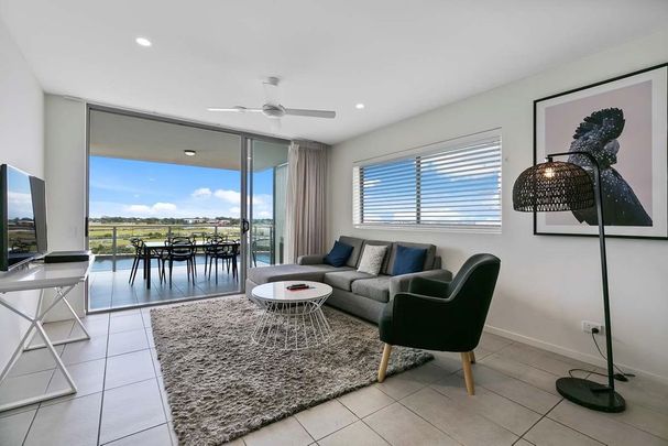 Waterfront Fully Furnished Apartment Close to Hospital! - Photo 1