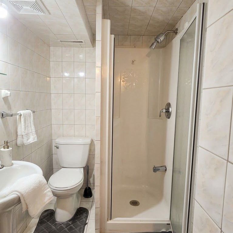 For Lease - 15 Swallowtail Road Unit# Bsmt, Toronto, Ontario - Photo 1