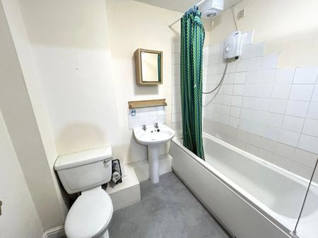 2 bedroom flat to rent - Photo 5