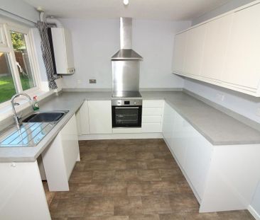 2 bedroom semi-detached house to rent - Photo 4