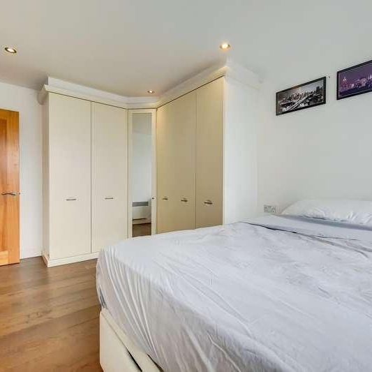 Western Gateway, Coral Apartments, E16 - Photo 1