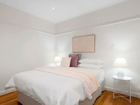 IN THE HEART OF CHELTENHAM! - Photo 1