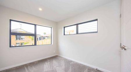 Modern 3BR House - Photo 4