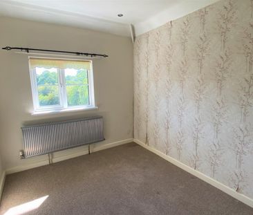 3 bedroom House To Let Total Size: 1206 SQ FT - Photo 3