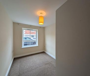 3 bedroom flat to rent - Photo 5