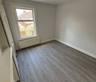 Room in a Shared House, Quadrant Road, CR7 - Photo 3