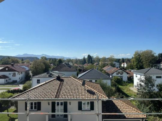 Exklusive Dachgeschosswohnung mit traumhaftem Bergpanoramablick und luxuriöser Ausstattung - Foto 1