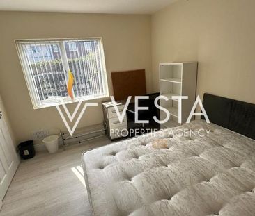 4 bedroom terraced house to rent - Photo 2