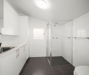 Charming Two Bedroom Home - Photo 5