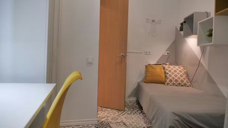 Carrer de la Riera de Sant Miquel, Barcelona, Catalonia 08006 - Photo 2