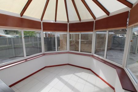 3 bedroom bungalow to rent - Photo 3