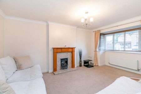 4 bedroom detached house to rent - Photo 2