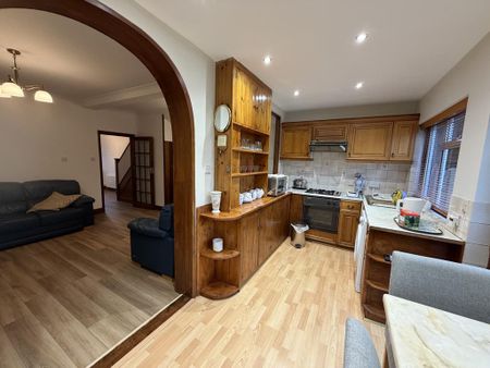 3 bedroom semi-detached house to rent - Photo 5