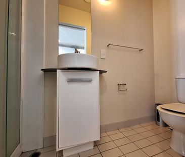 One-Bedroom Apartment in the Prestigious Quadrant - Photo 4