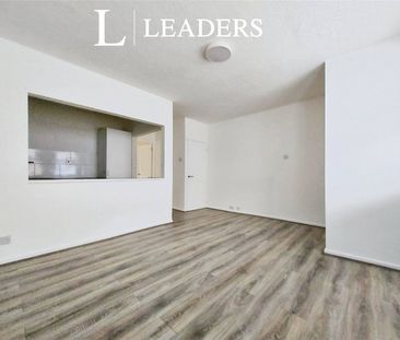 1 bedroom apartment to rent Station Road, Westcliff-on-Sea, Essex, SS0 - Photo 6