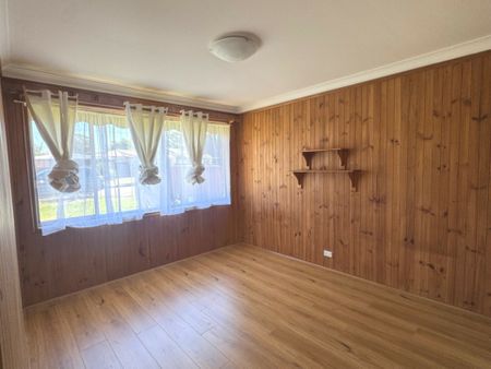 Neat & Tidy 3 Bedroom House! Close To Blacktown CBD - Photo 5