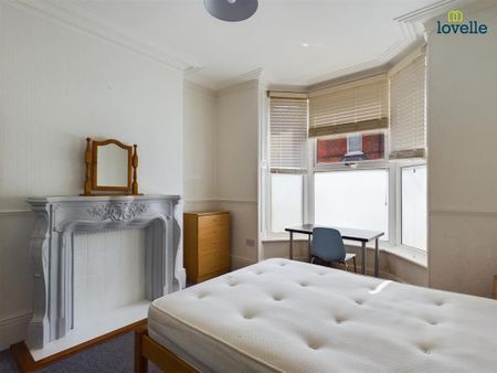 6 bedroom terraced house to rent - Photo 5