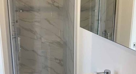 Near New One Bedroom Apartment - Photo 2