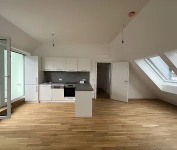 Beautiful four-room roof top apartment with a terrace in a prime location - Wunderschöne 4 Zimmer Dachterrassenwohnung in Top Lage - Foto 3
