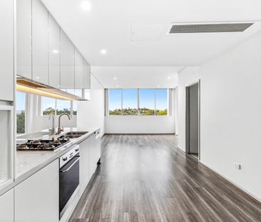 Light-Filled, Modern Apartment in Convenient Location - Photo 2