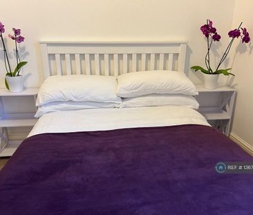 1 bedroom in a house share to rent - Photo 5