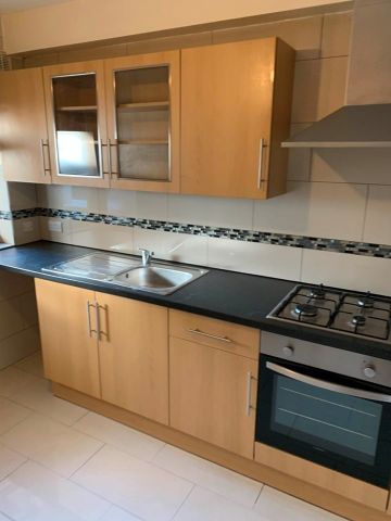 1 Bed Flat, Kings Road, E6 - Photo 3