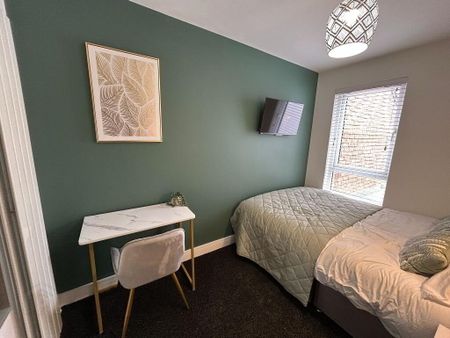 Lomond Avenue, Belfast, BT4 3AJ - Photo 4