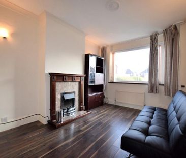 Malgam Drive, Didsbury - Photo 1
