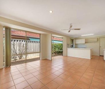 7 Delton Way, ATWELL WA 6164 - Photo 6