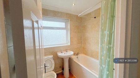 3 bedroom terraced house to rent - Photo 5