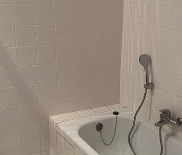 Appartement te huur in Tournai voor € 900 met 2 slaapkamers - Photo 2