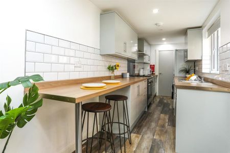 1 bedroom in a house share to rent - Photo 5